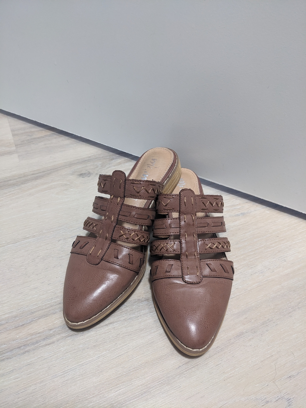 Mi.iM Women’s Brown Leather Slip-On Mules